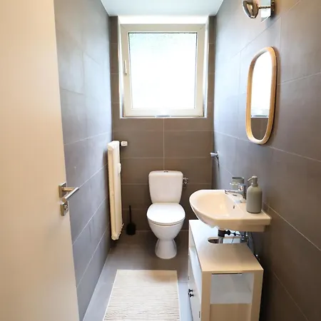 Cozy Furnished Near Messe *