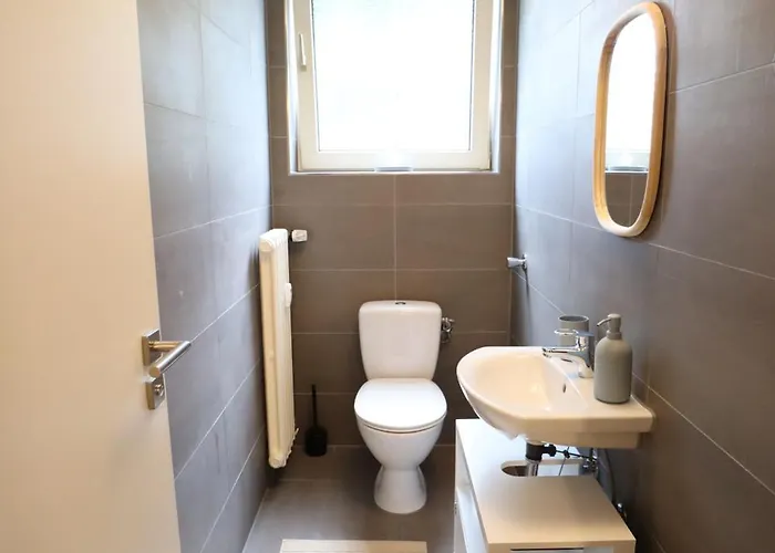 Cozy Furnished Near Messe *