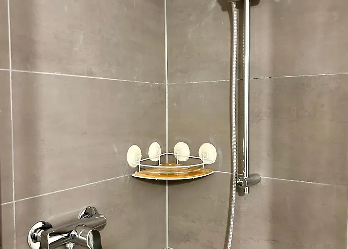 Cozy Furnished Near Messe Apartment