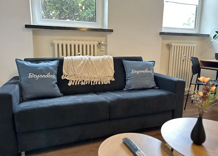 Cozy Furnished Near Messe Apartment *